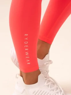 Women Ryderwear NKD V crunch egging