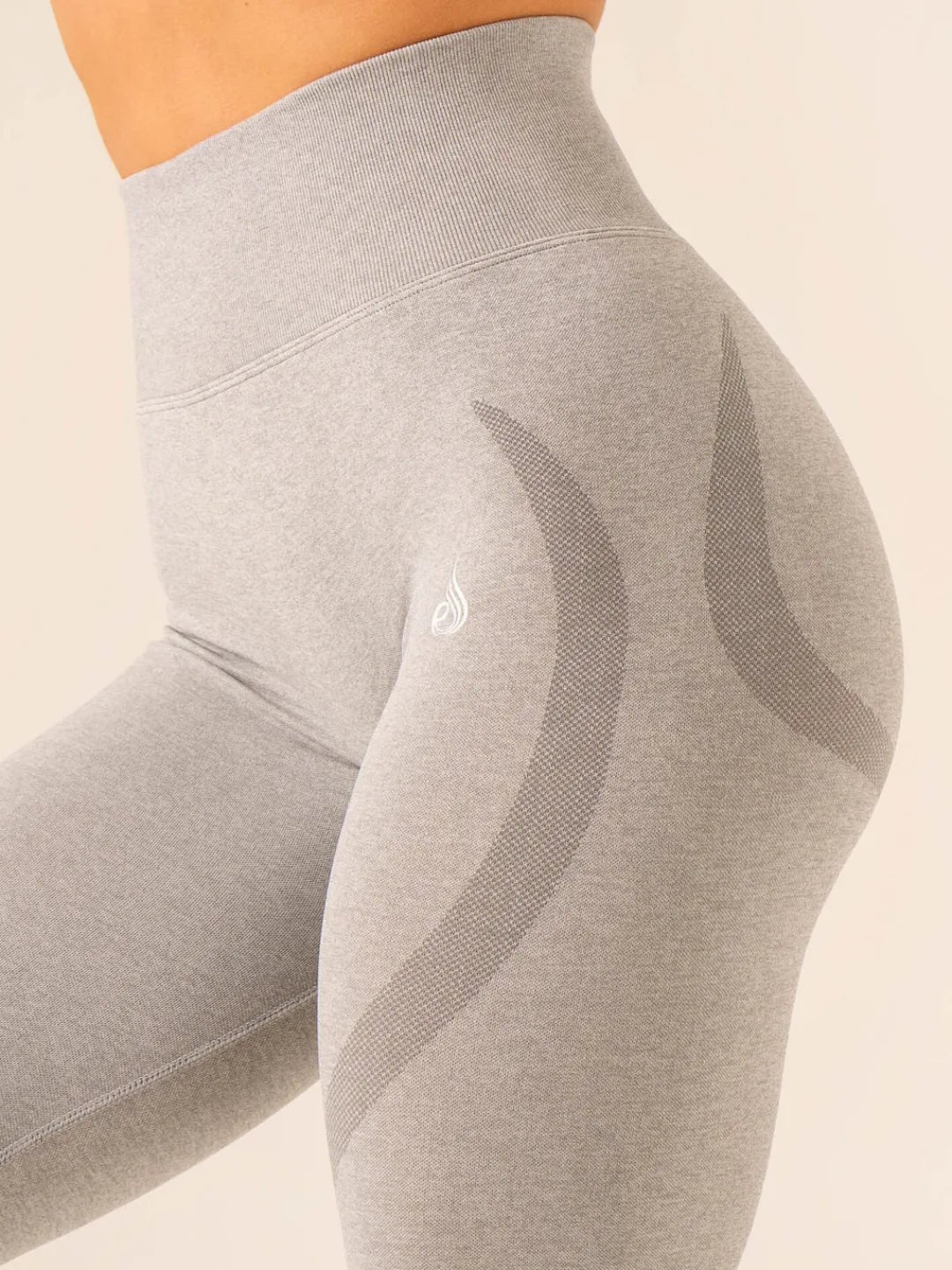 Women Ryderwear tape eae egging